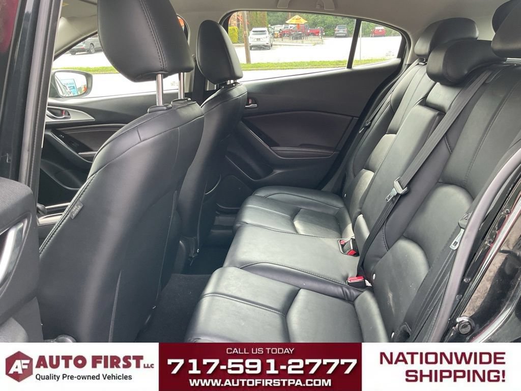 Used 2018 MAZDA MAZDA3 Touring FWD image 11