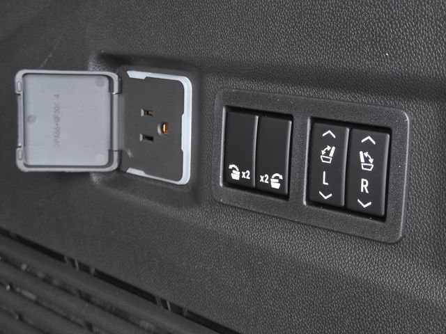 New 2026 GMC Yukon Elevation w/ Elevation Premium Package AWD/4WD image 21