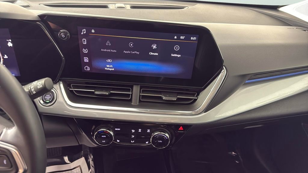 Certified 2024 Chevrolet Trax LT w/ LT Convenience Package image 20