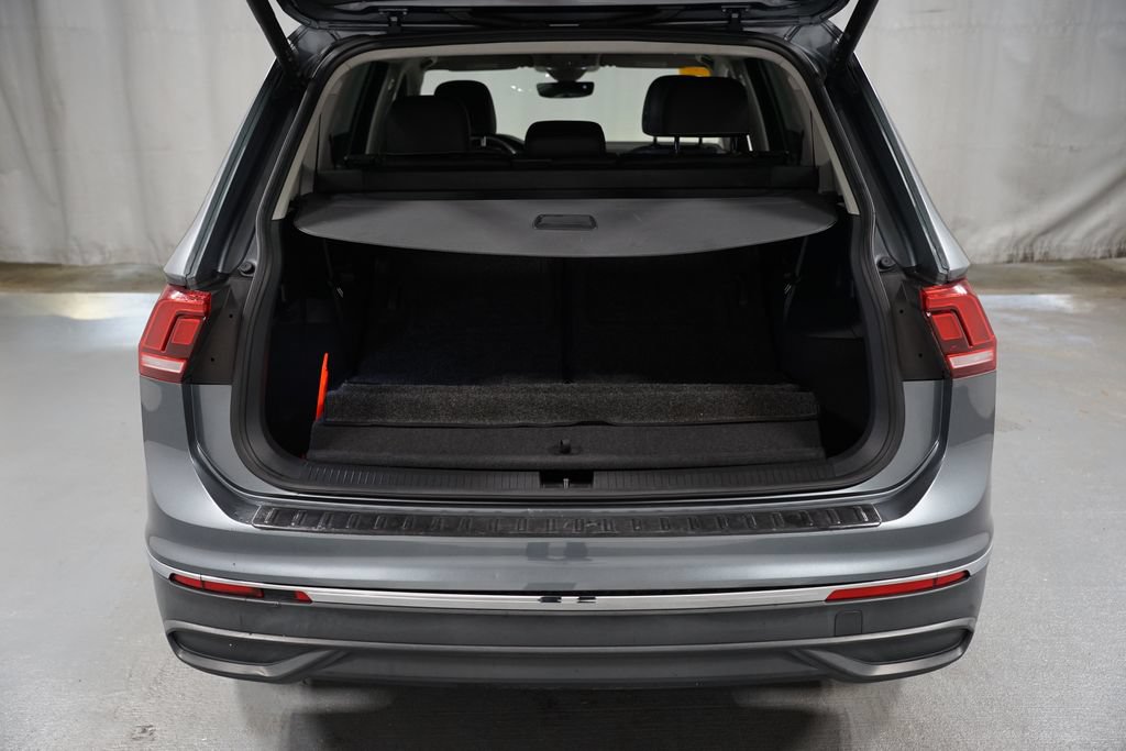 Used 2022 Volkswagen Tiguan SE FWD image 32
