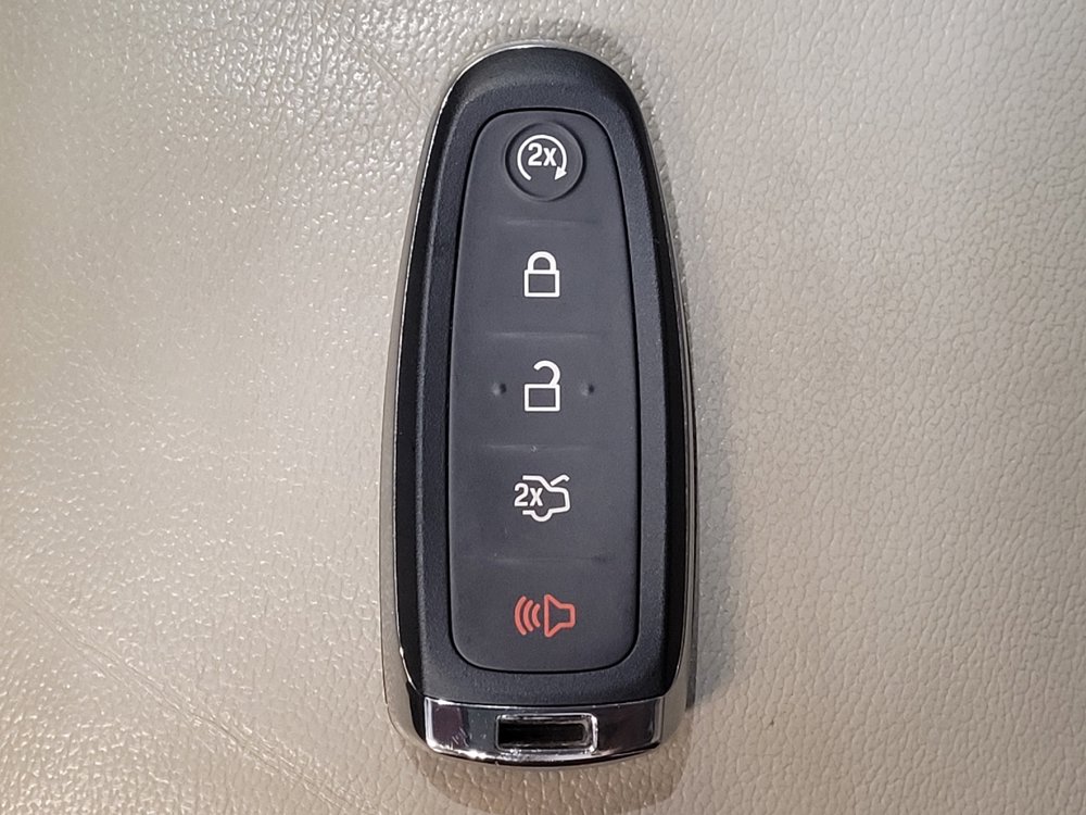 Used 2017 Ford Escape Titanium w/ Equipment Group 301A AWD/4WD image 32