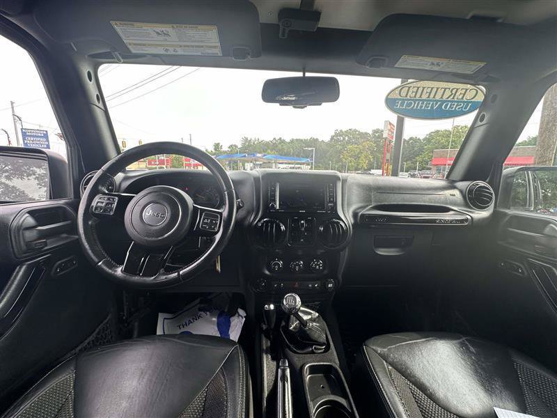 Used 2016 Jeep Wrangler Unlimited Sahara AWD/4WD image 13