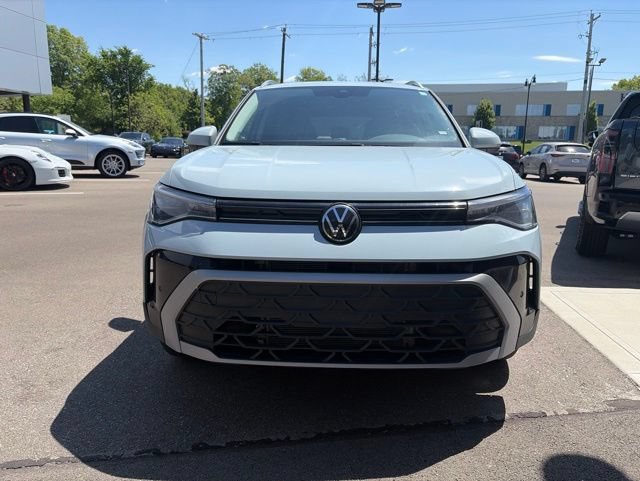 Used 2025 Volkswagen Taos SE w/ Panoramic Sunroof Package AWD/4WD image 5