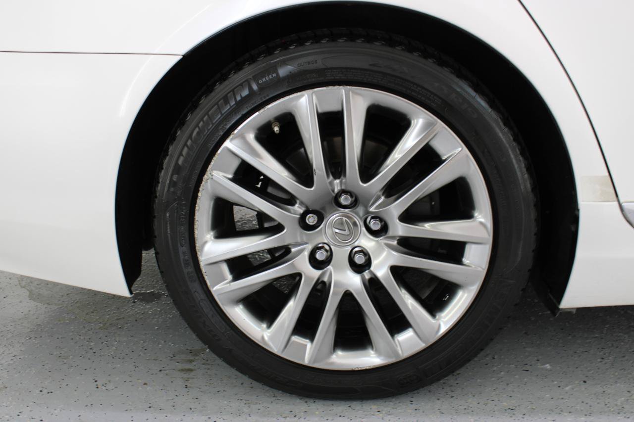 Used 2017 Lexus LS 460 w/ Comfort Package RWD image 86