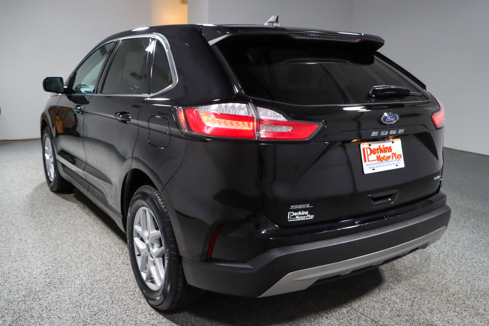 Used 2022 Ford Edge SEL image 9