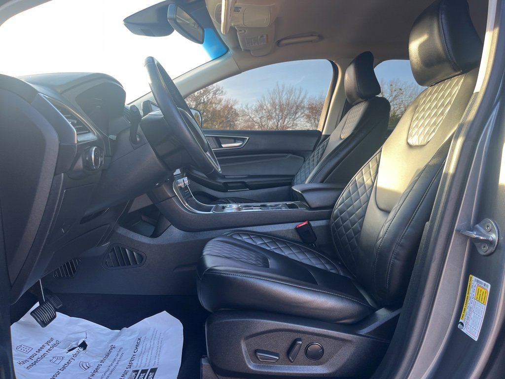 Used 2024 Ford Edge Titanium image 10