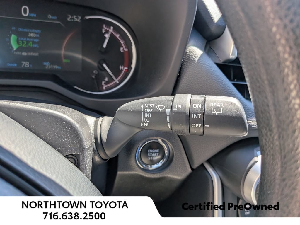 Used 2025 Toyota RAV4 XLE AWD/4WD image 24