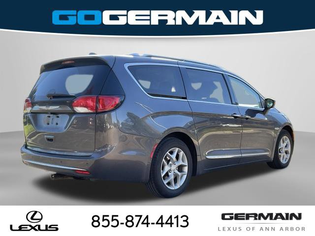 Used 2018 Chrysler Pacifica Touring-L Plus w/ Tire & Wheel Group FWD image 8