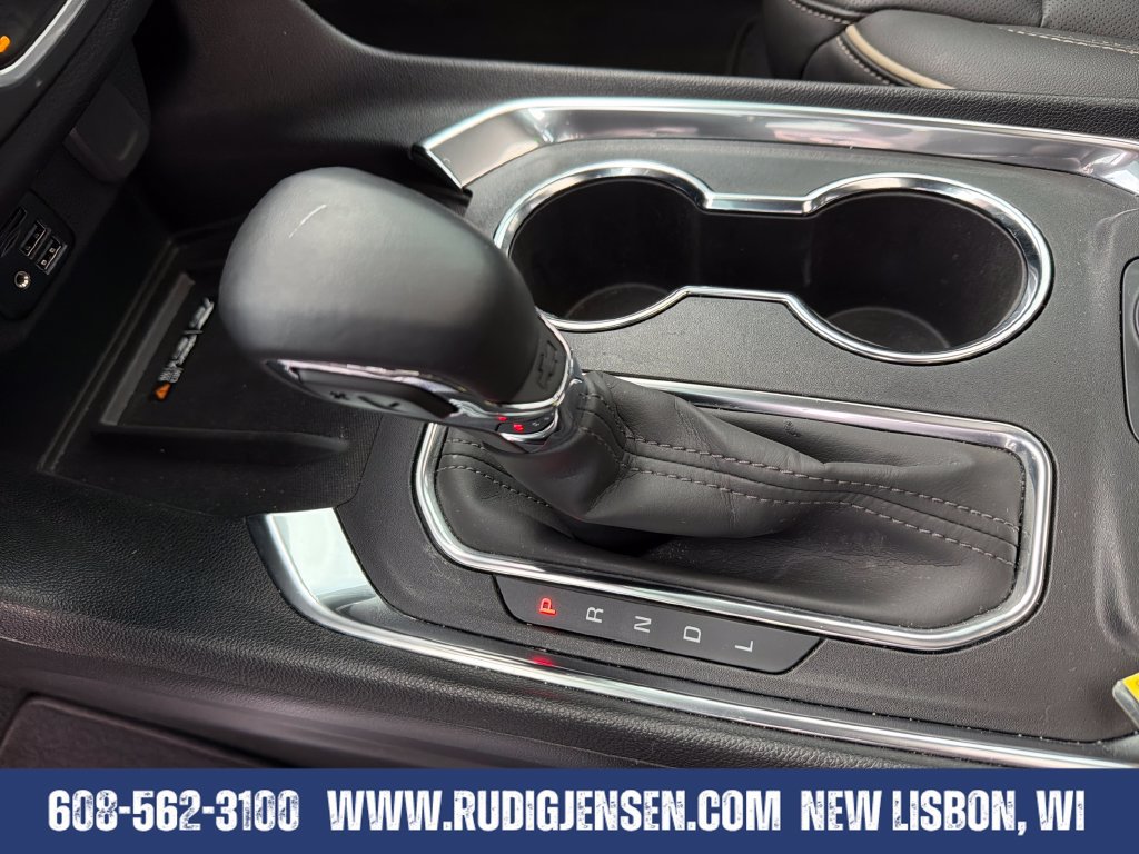 Used 2023 Chevrolet Traverse Premier AWD/4WD image 24