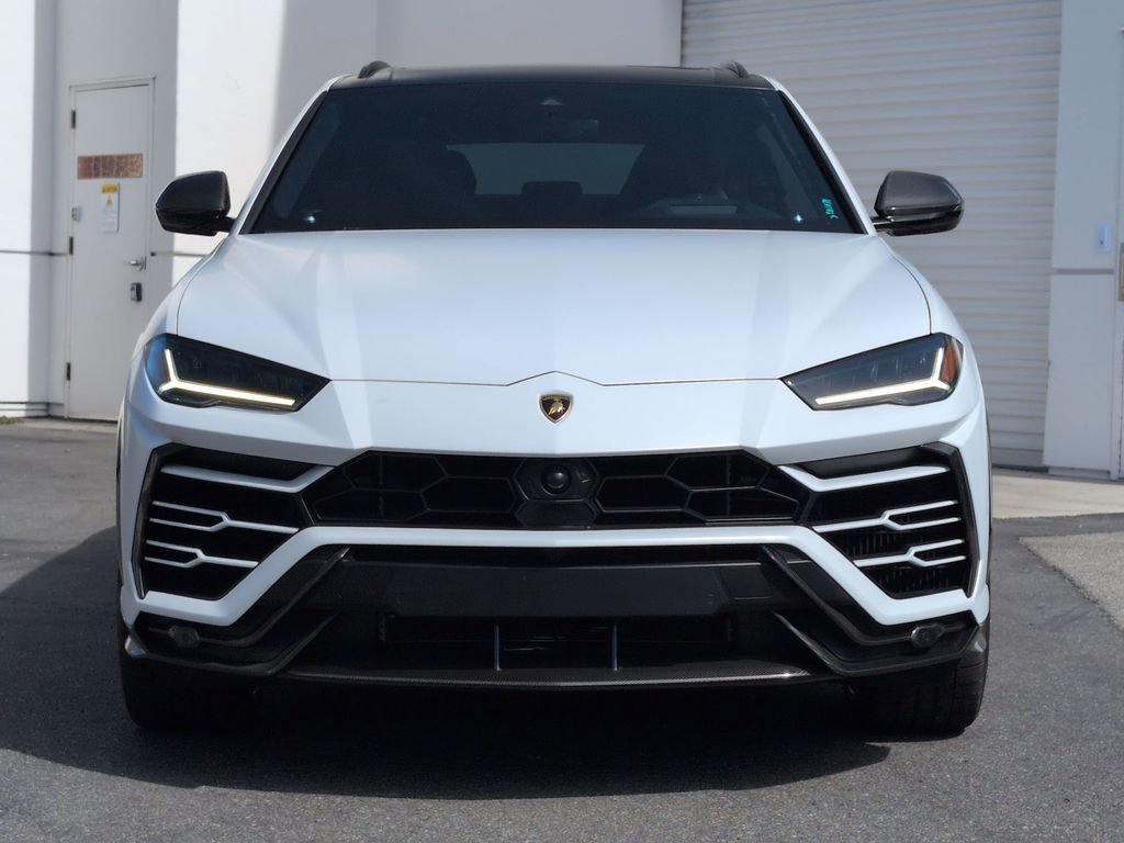 Used 2022 Lamborghini Urus image 2