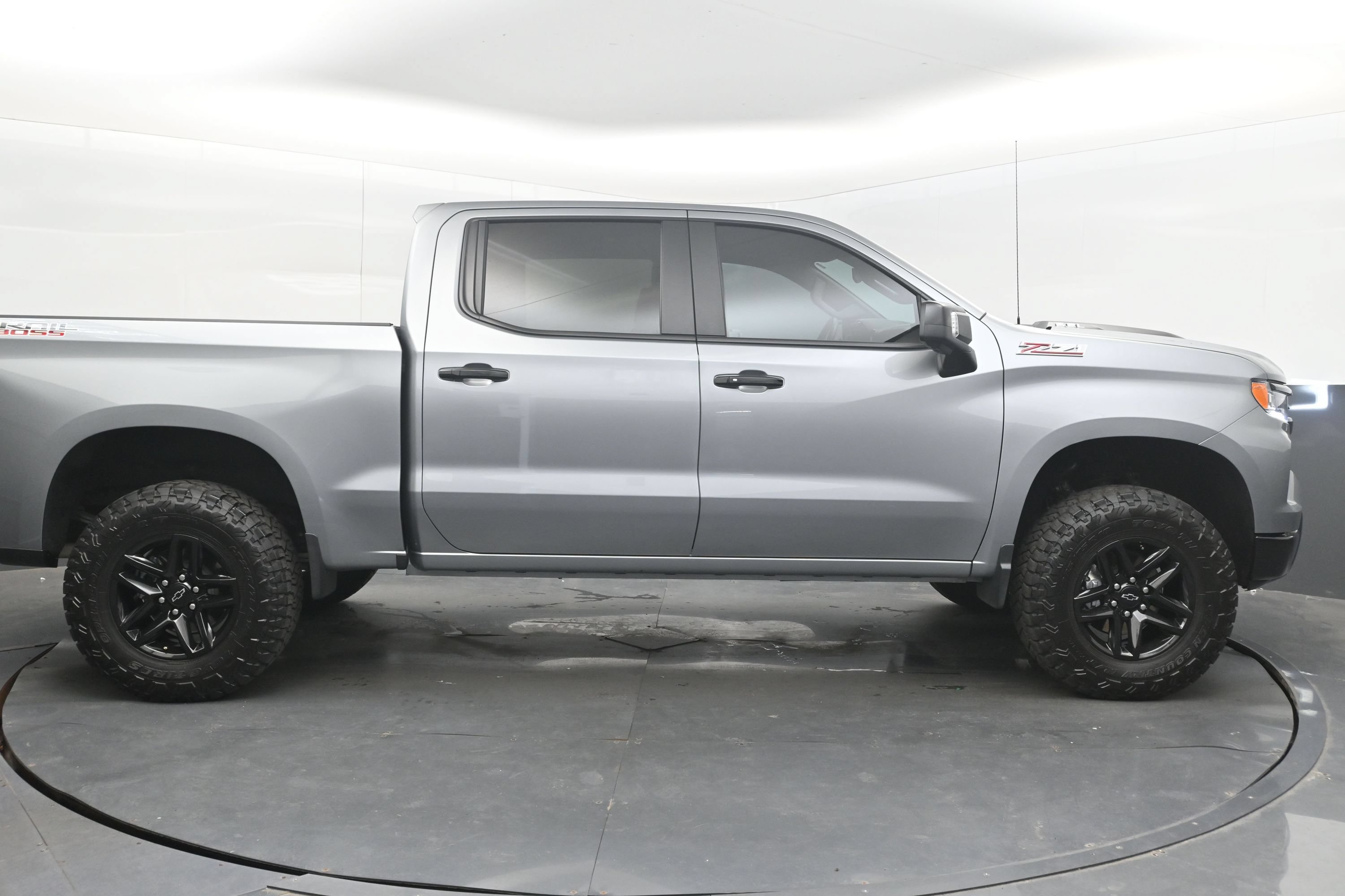 Used 2026 Chevrolet Silverado 1500 LT Trail Boss w/ LT Trail Boss Premium Package AWD/4WD image 10
