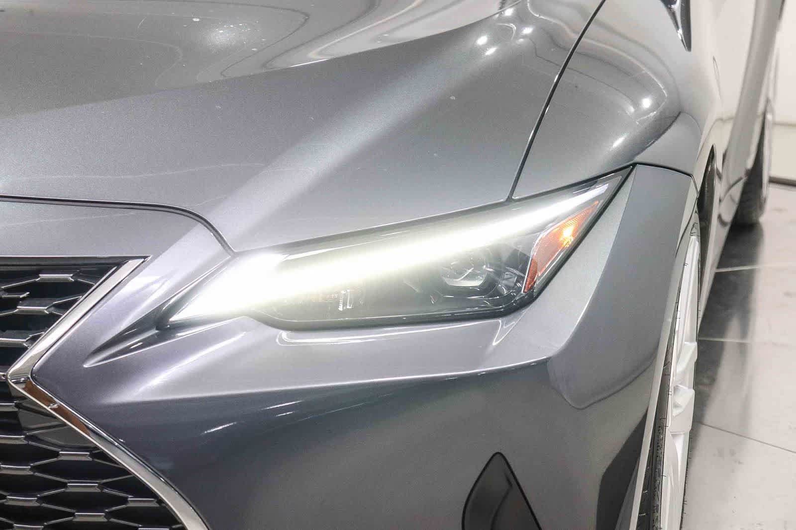 Used 2023 Lexus IS 300 w/ Comfort Package RWD image 7