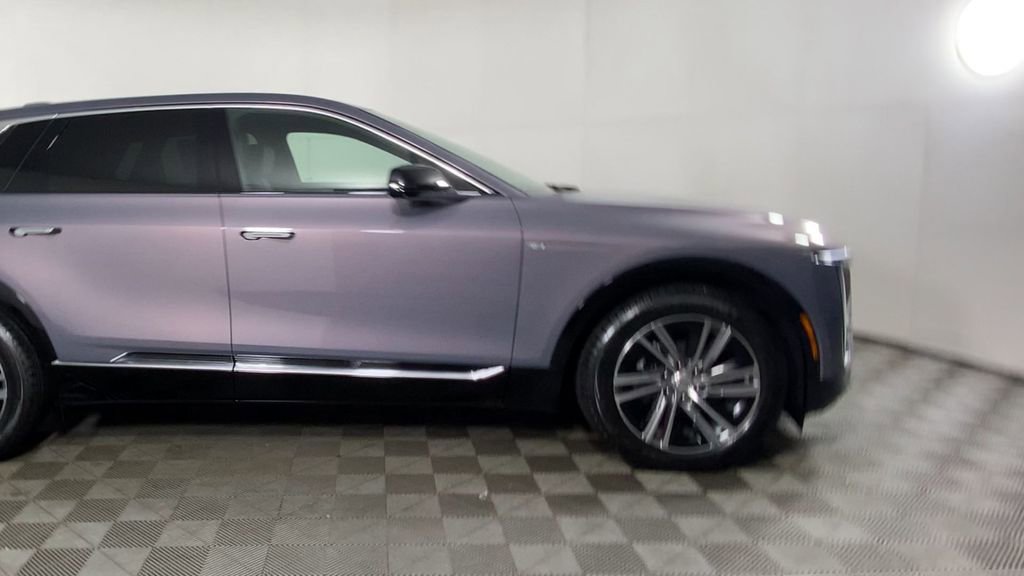 New 2026 Cadillac Lyriq Luxury image 2