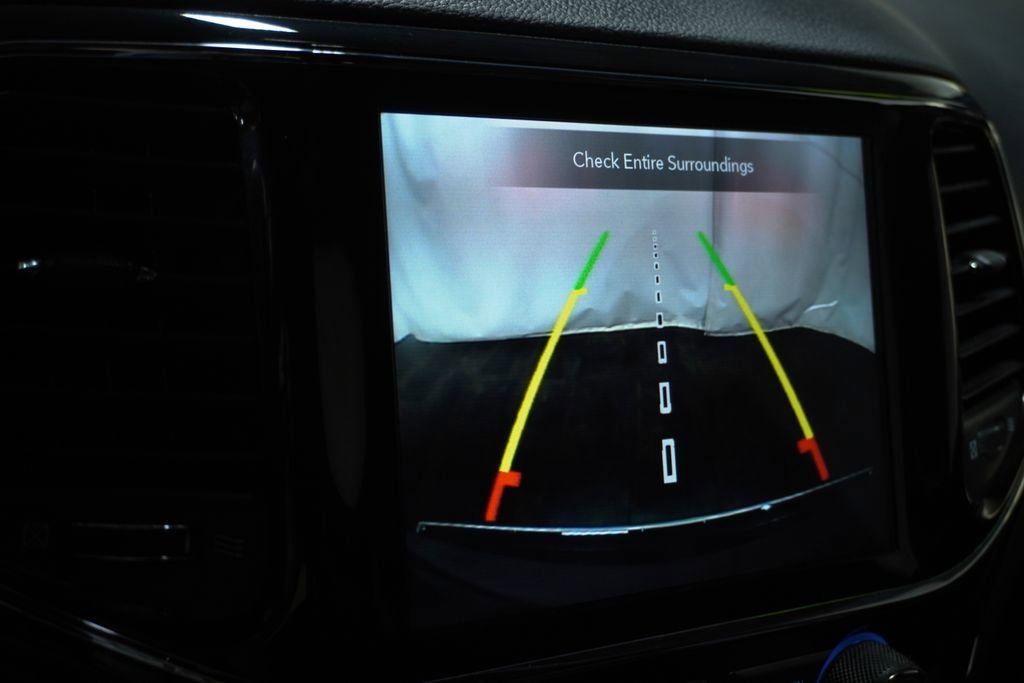 Used 2020 Jeep Grand Cherokee Limited w/ Premium Lighting Group image 25