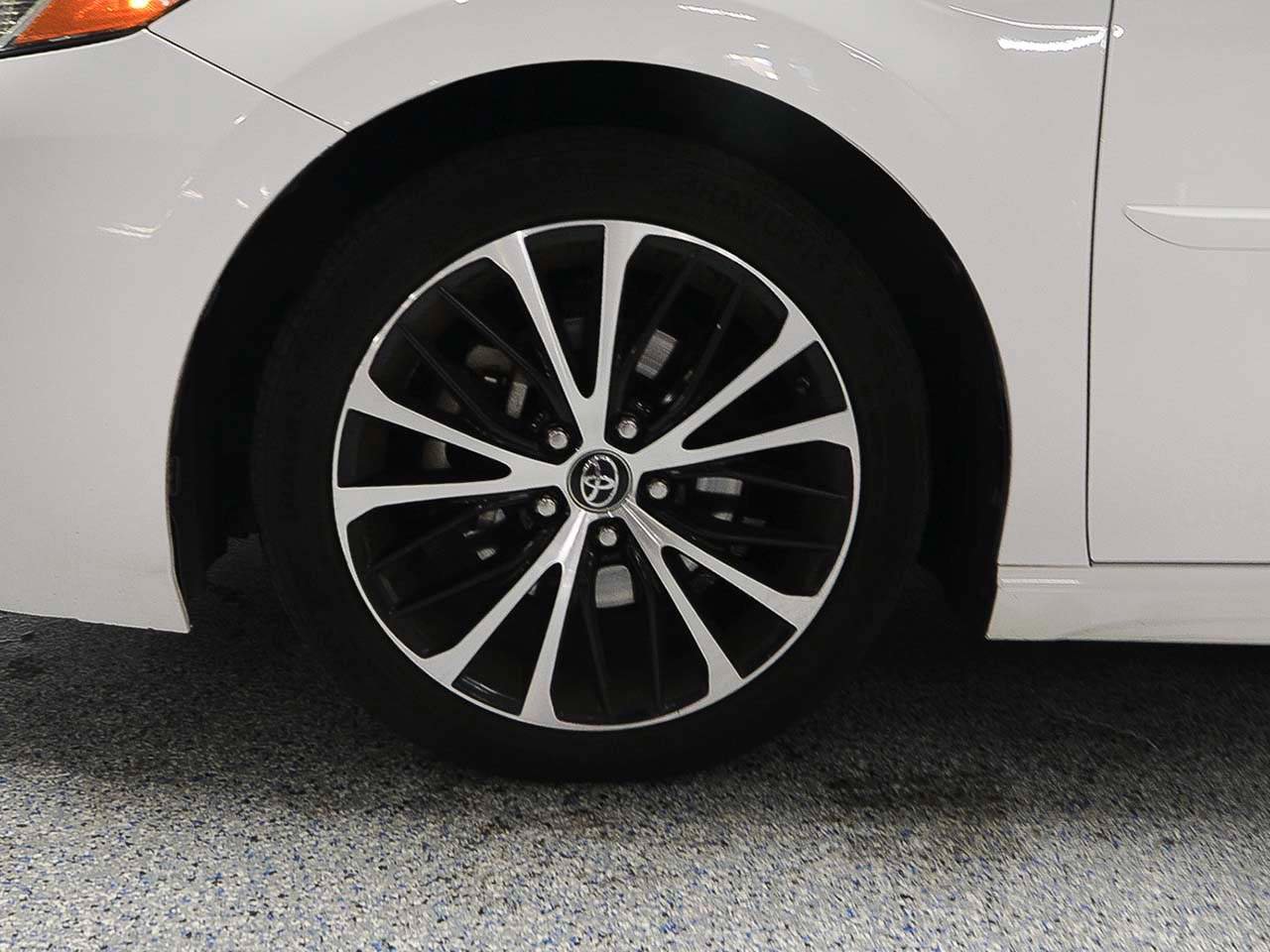 Used 2018 Toyota Camry SE image 6