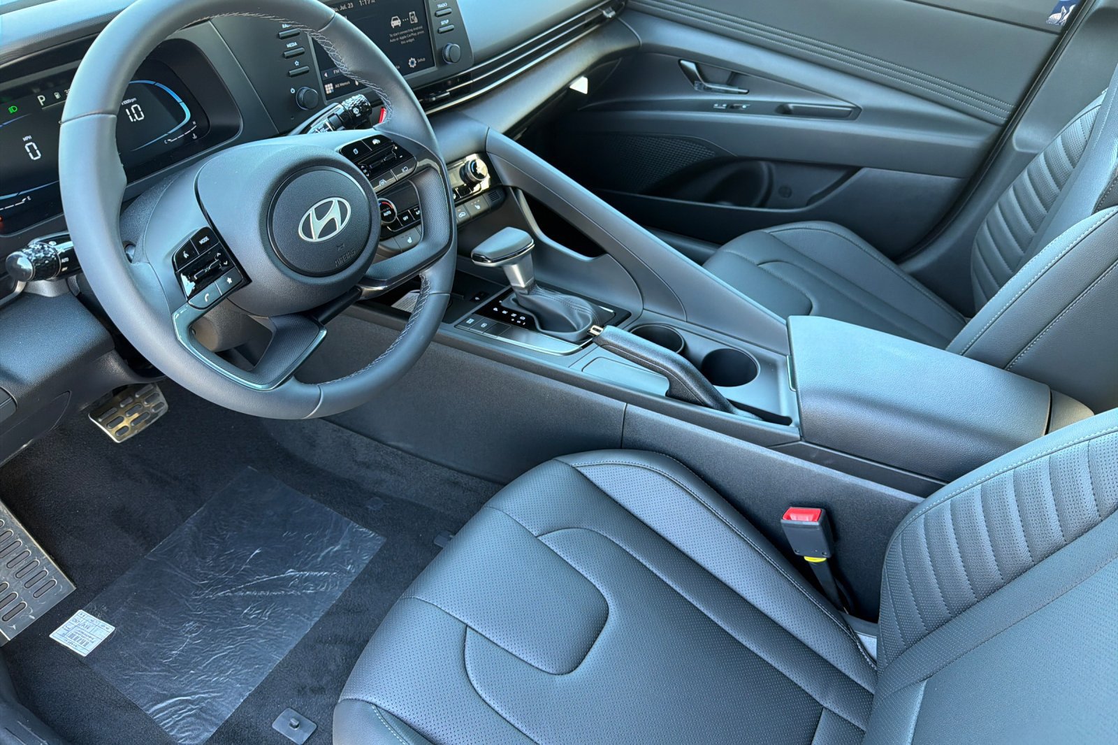 New 2026 Hyundai Elantra SEL Sport FWD image 11