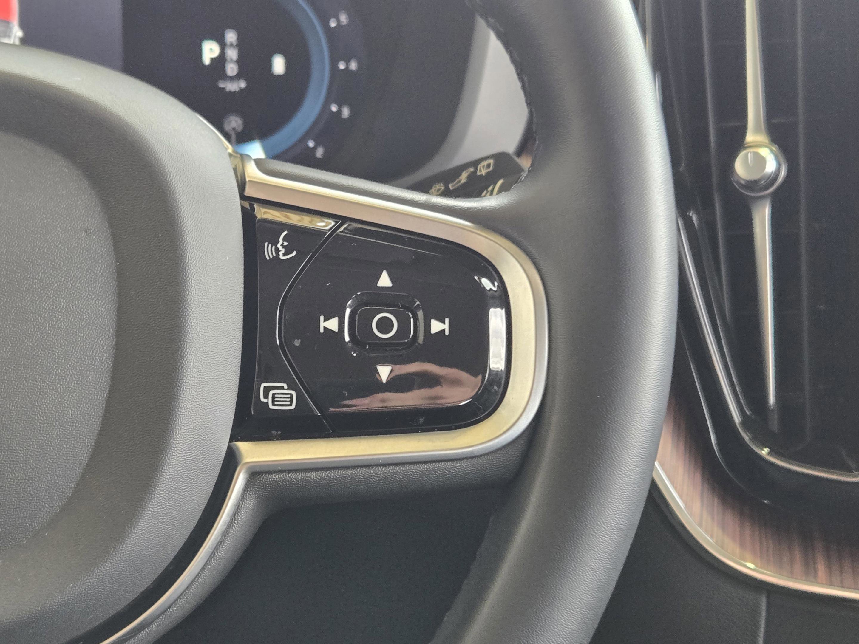 Used 2023 Volvo XC60 B5 Plus w/ Protection Package Premier AWD/4WD image 38