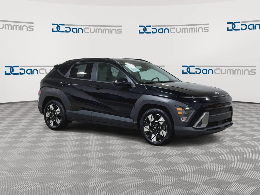 Used 2024 Hyundai Kona SEL FWD image 3