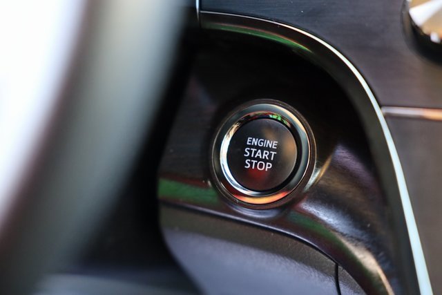 Used 2016 Toyota Avalon Limited image 21