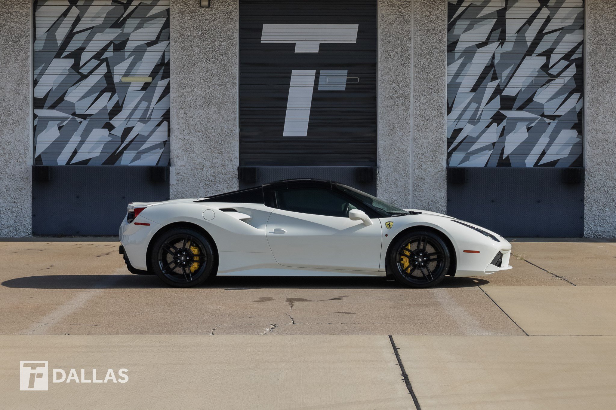 Used 2017 Ferrari 488 Spider RWD image 17
