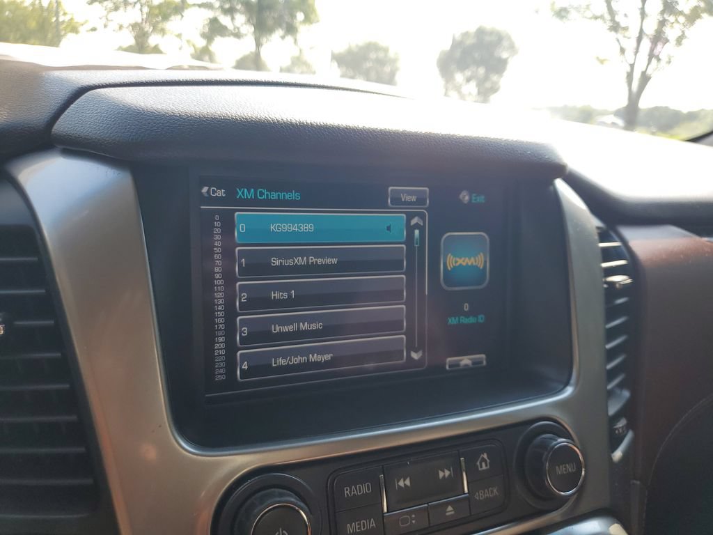 Used 2015 Chevrolet Suburban LTZ RWD image 27