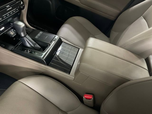 Used 2023 Lexus GX 460 Premium w/ Accessory Package image 17