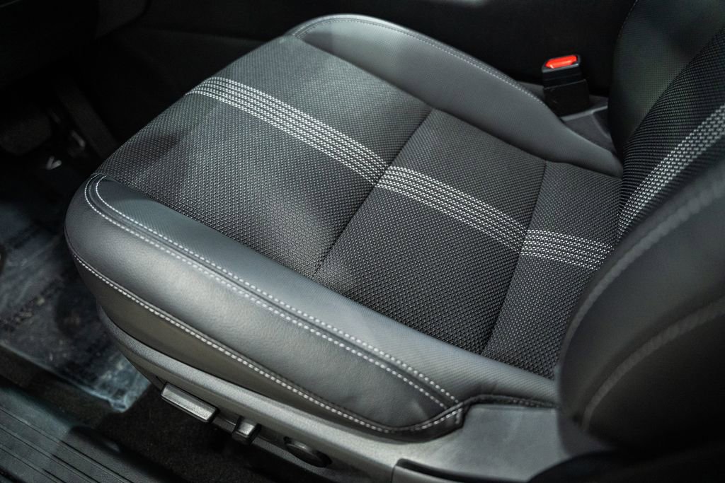 Used 2025 MAZDA CX-50 AWD 2.5 S w/ Premium Package image 40