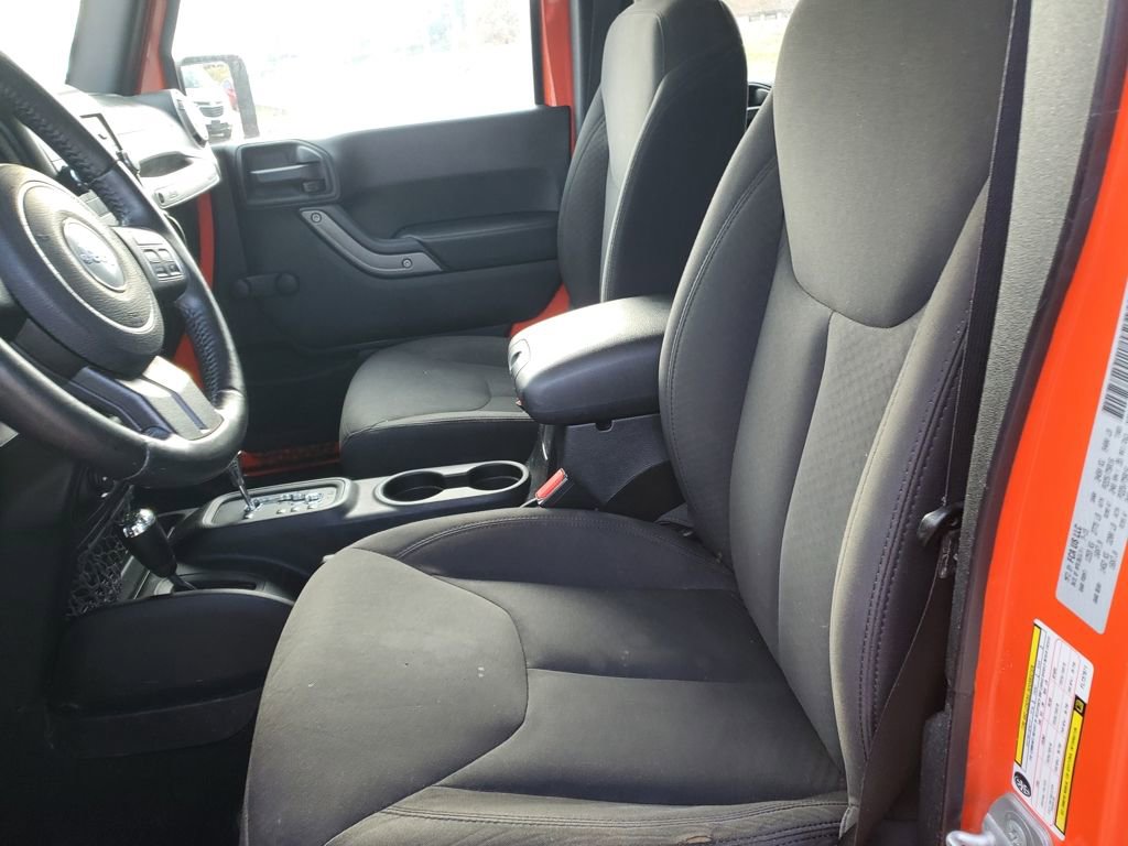 Used 2015 Jeep Wrangler Unlimited Sport w/ Connectivity Group image 13