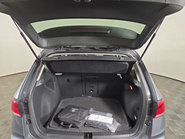 Used 2022 Volkswagen Taos SE image 31