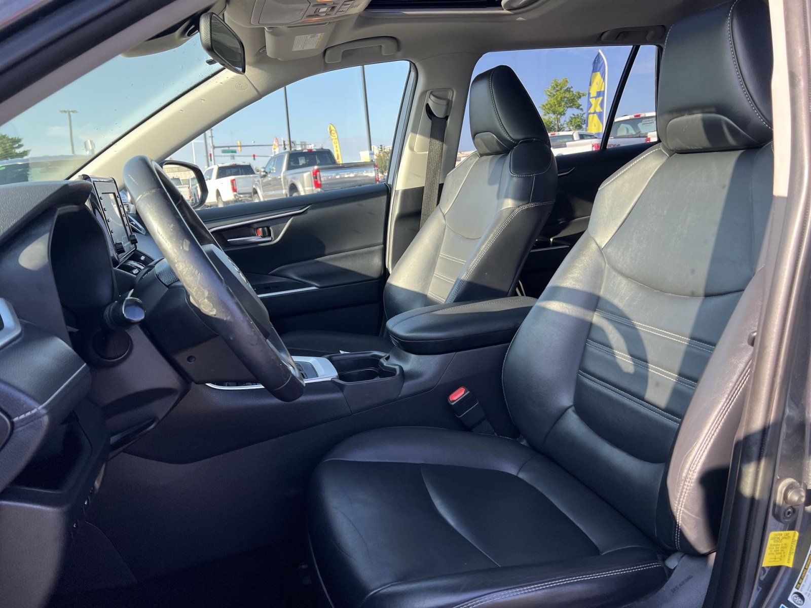 Used 2020 Toyota RAV4 XLE Premium AWD/4WD image 13