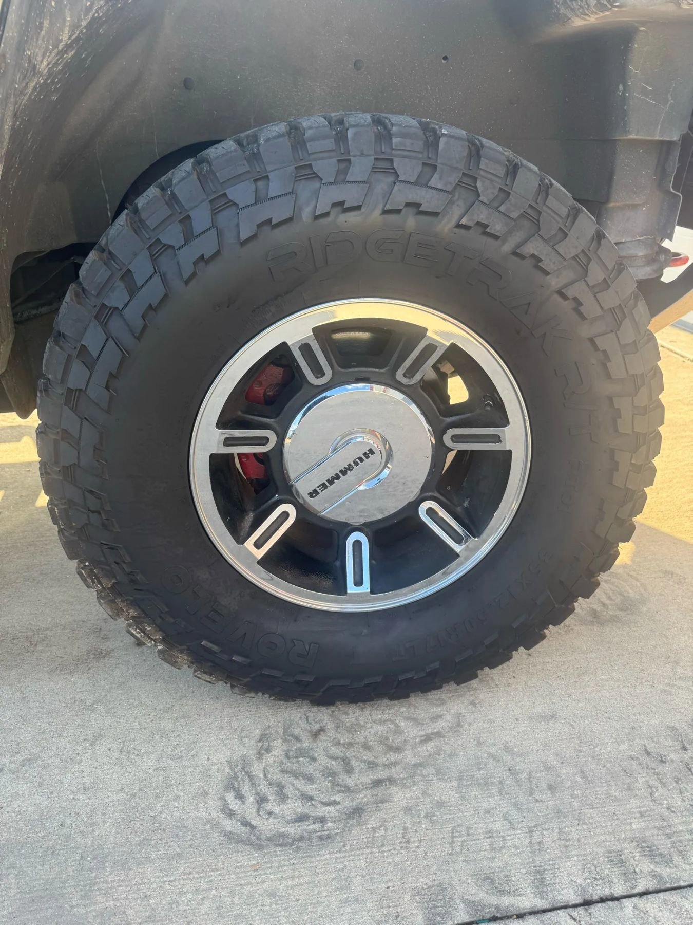 Used 2005 HUMMER H2 w/ Preferred Equipment Group image 23