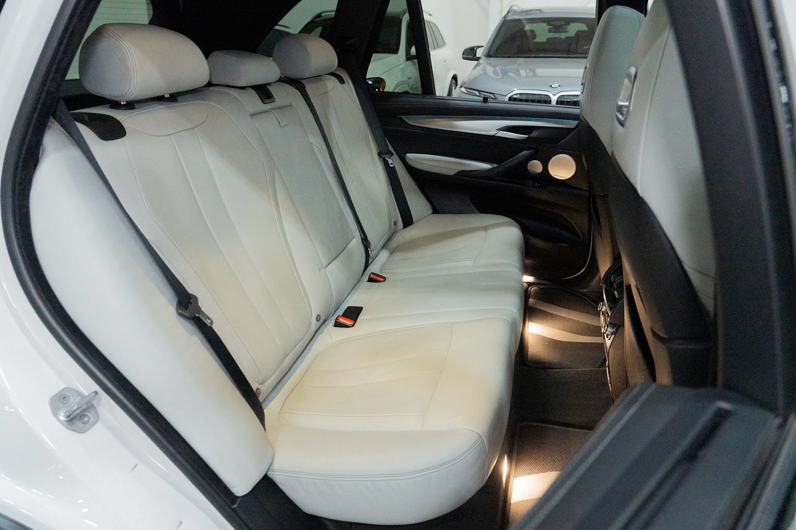 Used 2015 BMW X5 M AWD/4WD image 29