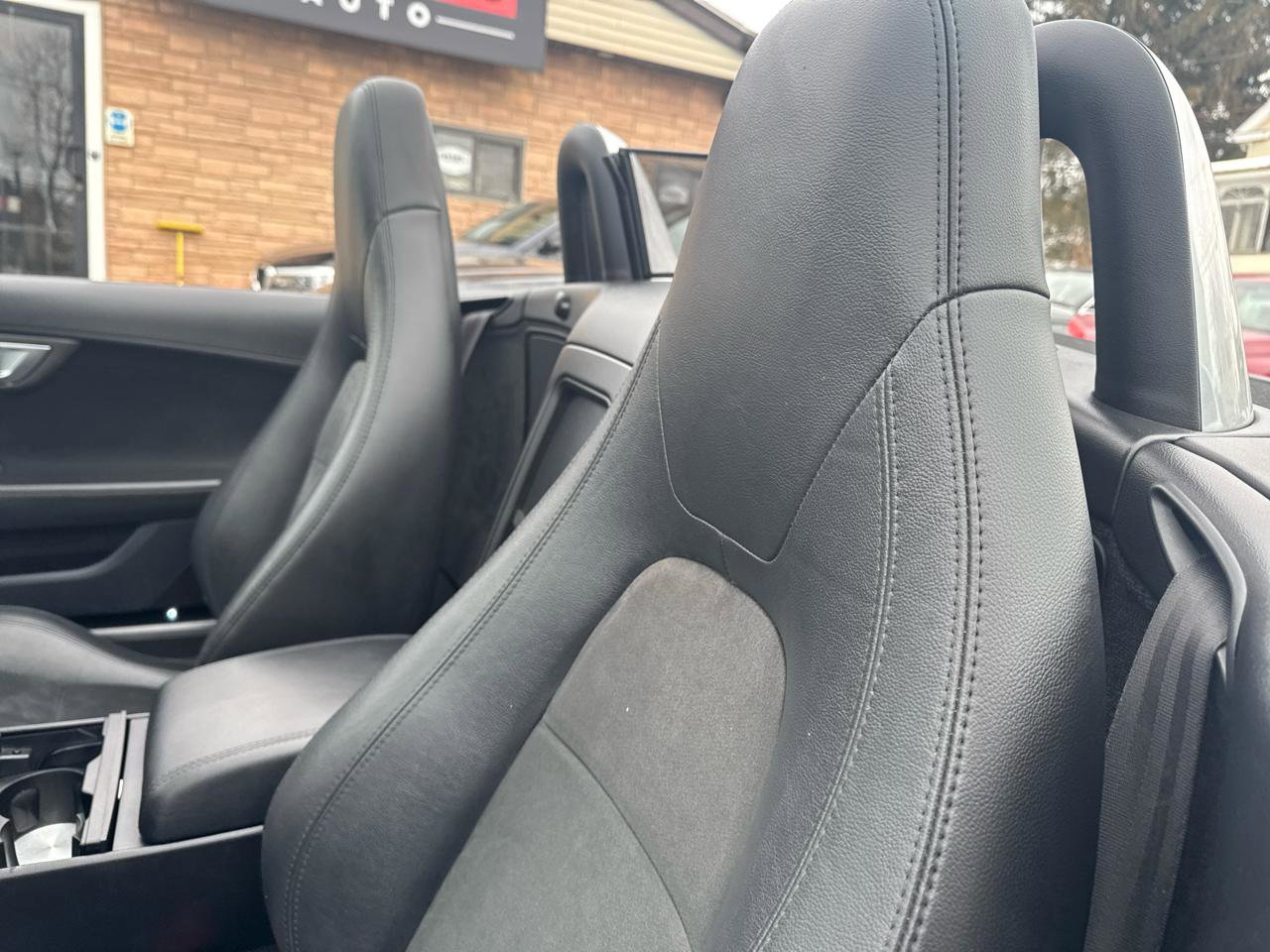 Used 2015 Jaguar F-TYPE Convertible image 22