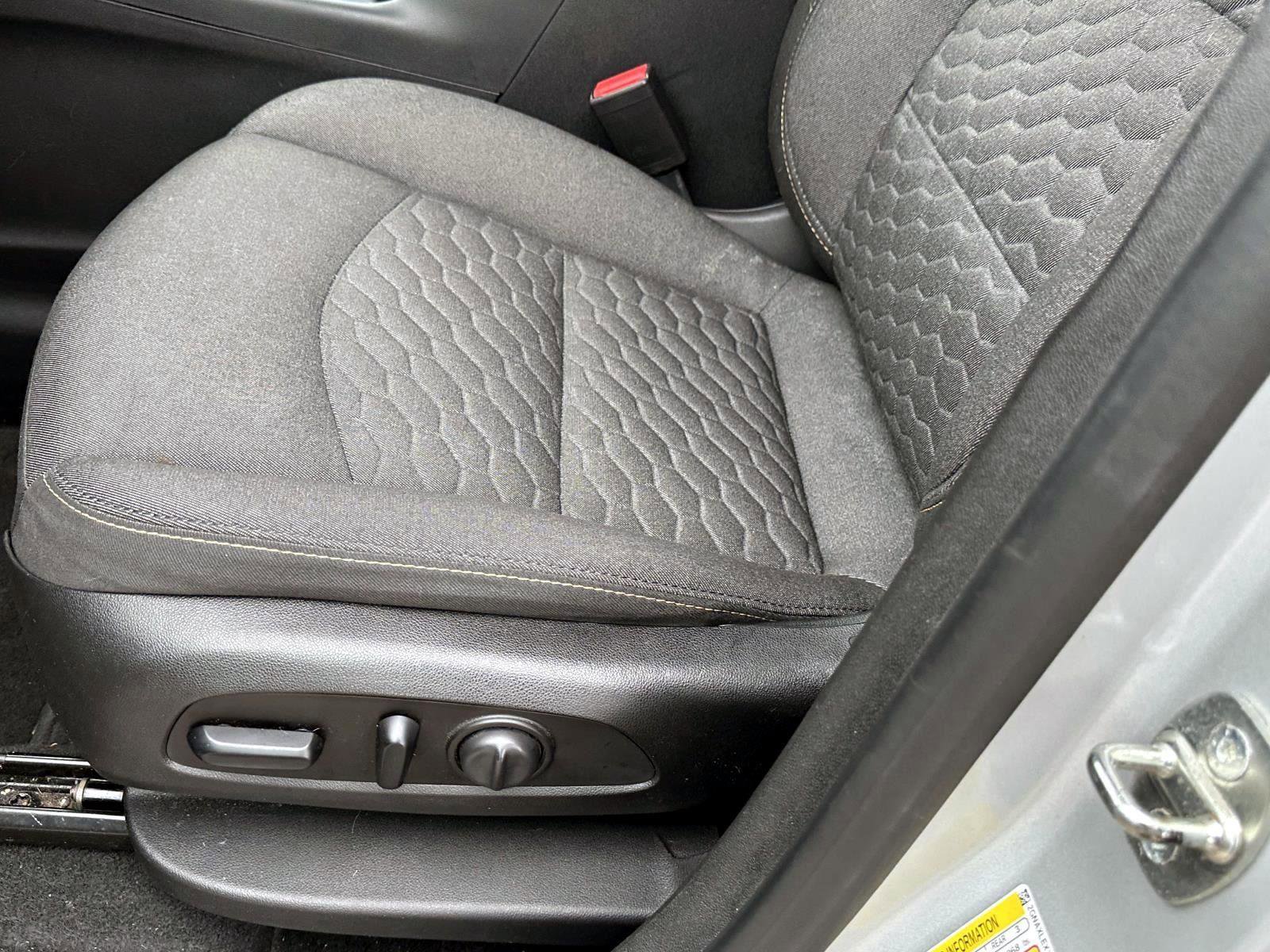 Used 2019 Chevrolet Equinox LT image 16