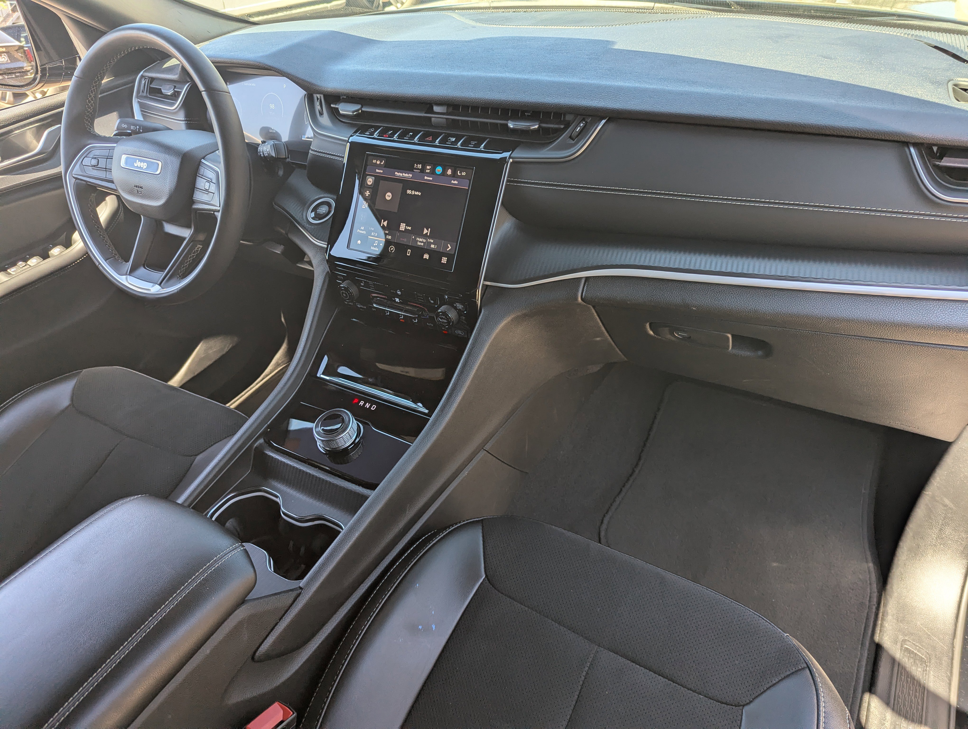 Used 2023 Jeep Grand Cherokee Altitude image 10