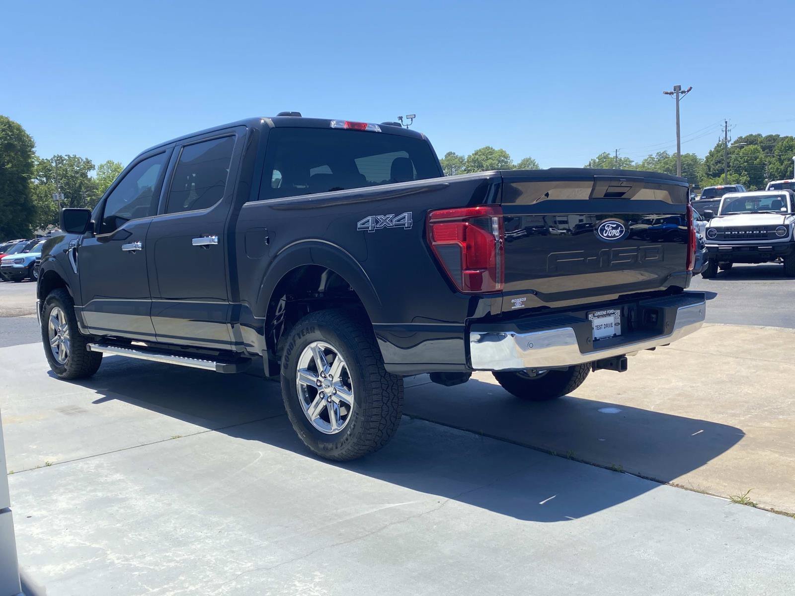 Used 2025 Ford F150 XLT w/ Equipment Group 301A Standard AWD/4WD image 7