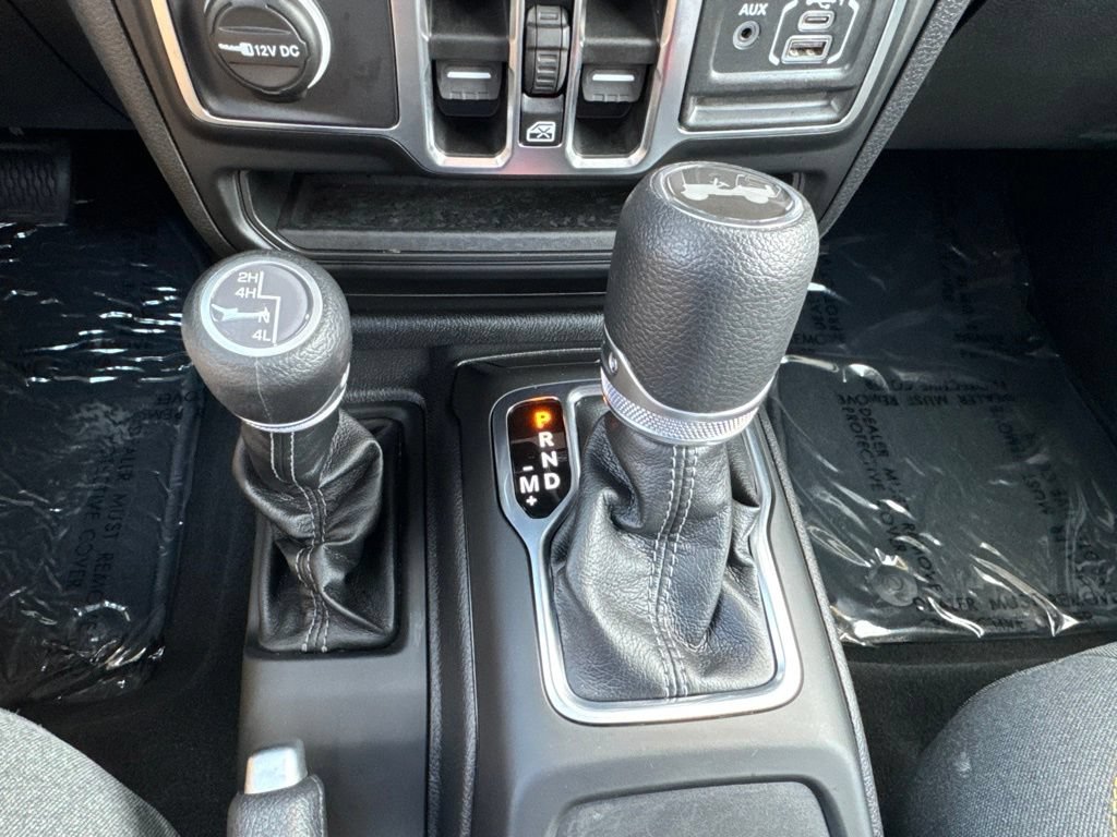Used 2026 Jeep Wrangler Unlimited Sahara AWD/4WD image 27