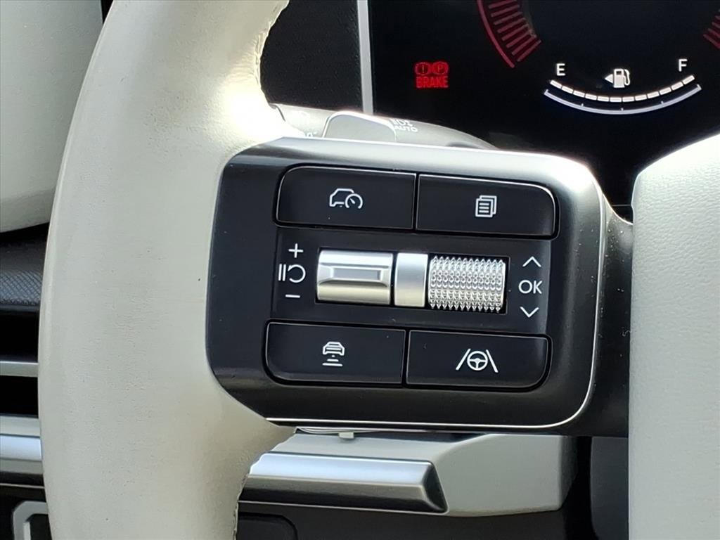 Used 2025 Hyundai Santa Fe SEL image 7