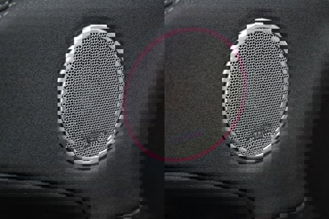 Used 2018 Land Rover Range Rover Evoque SE Premium image 9