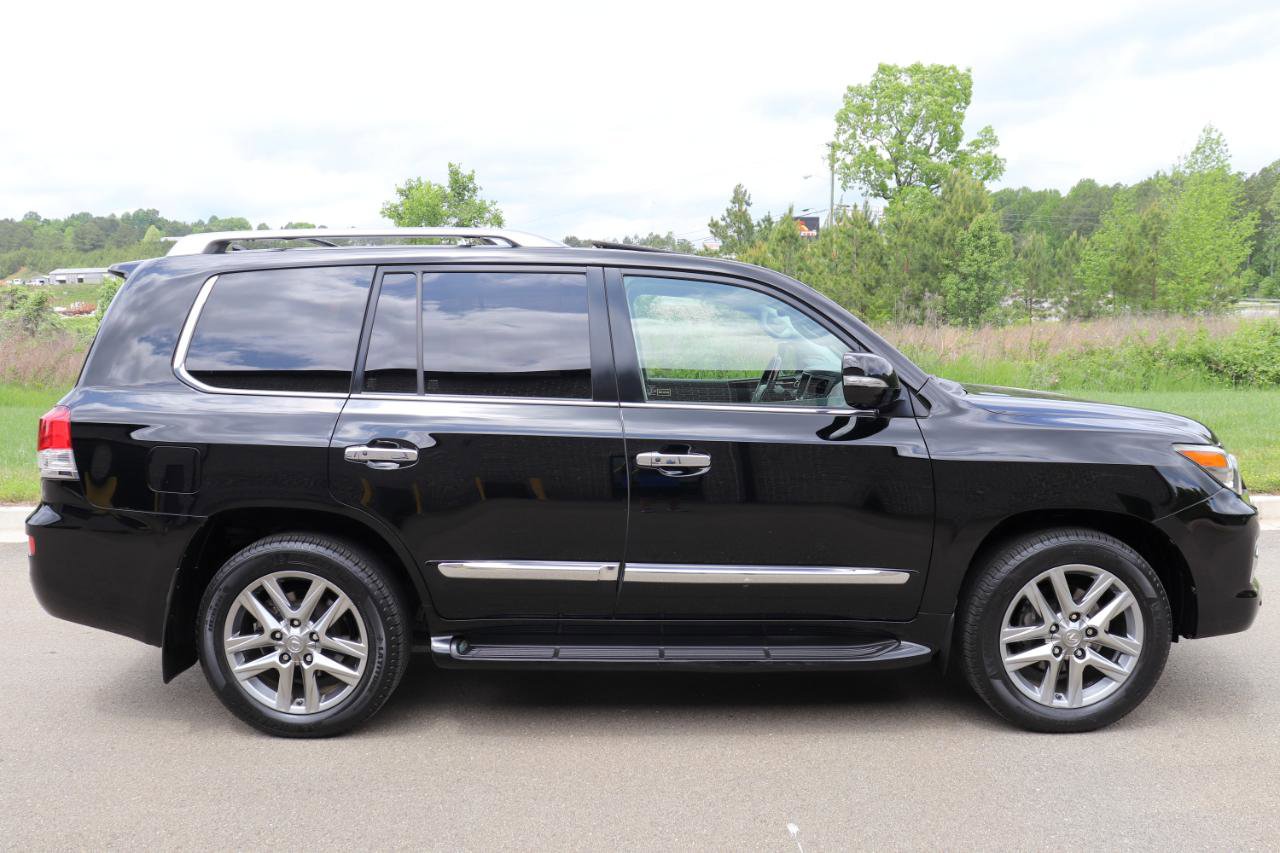 Used 2015 Lexus LX 570 4WD image 16