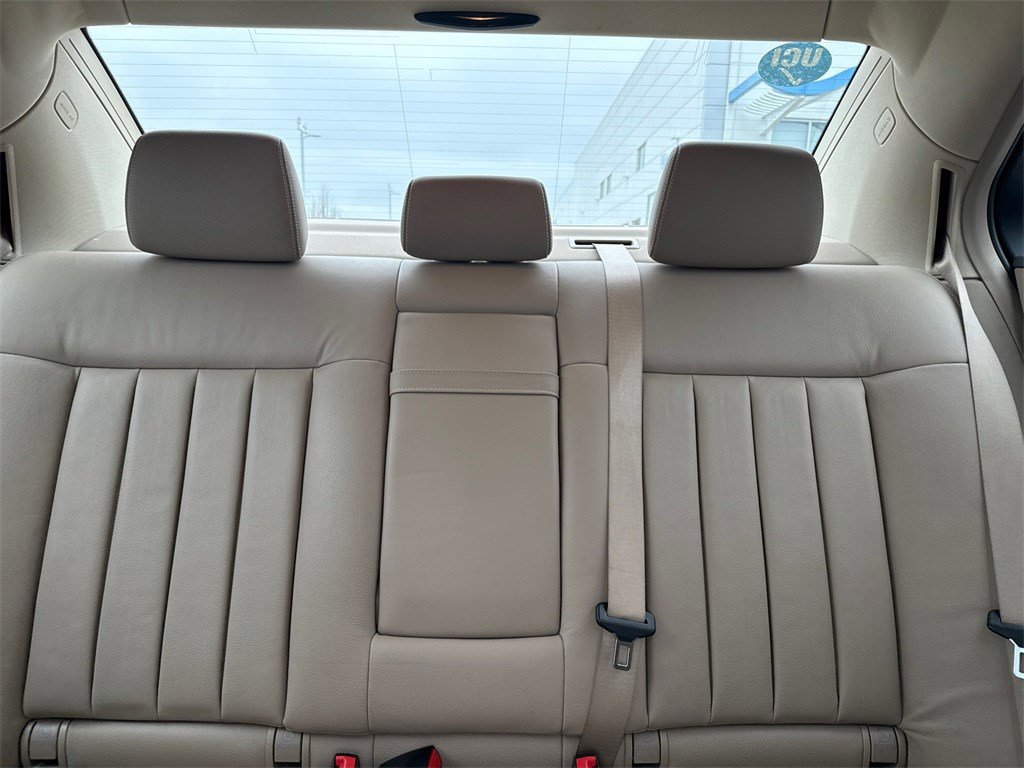 Used 2011 Mercedes-Benz E 550 4MATIC Sedan image 20