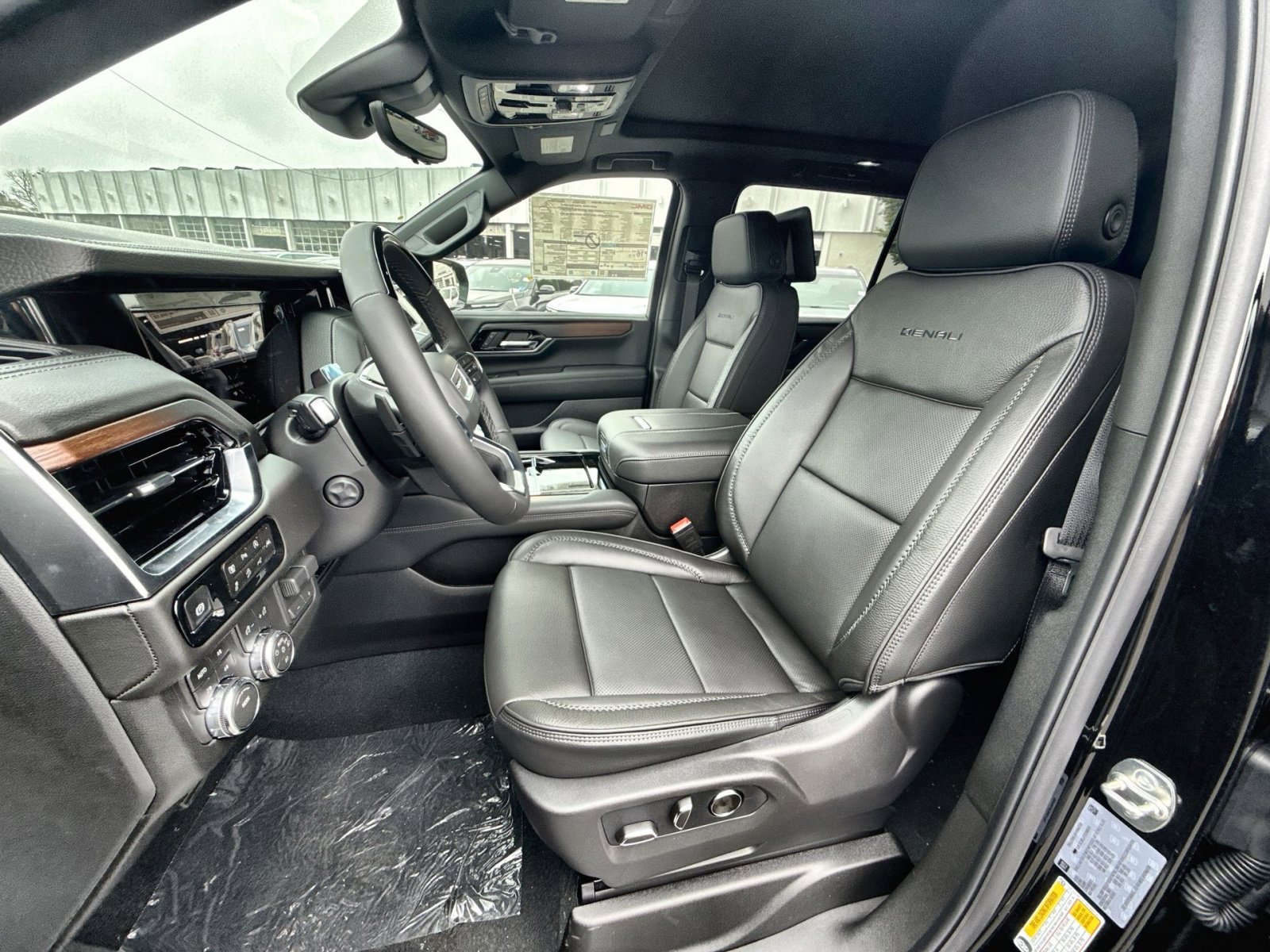 New 2026 GMC Yukon XL Denali w/ Denali Reserve Package image 13