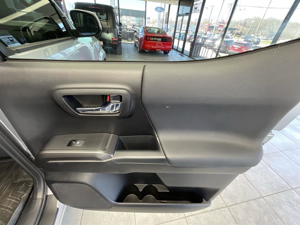 Used 2021 Toyota Tacoma TRD Sport image 16