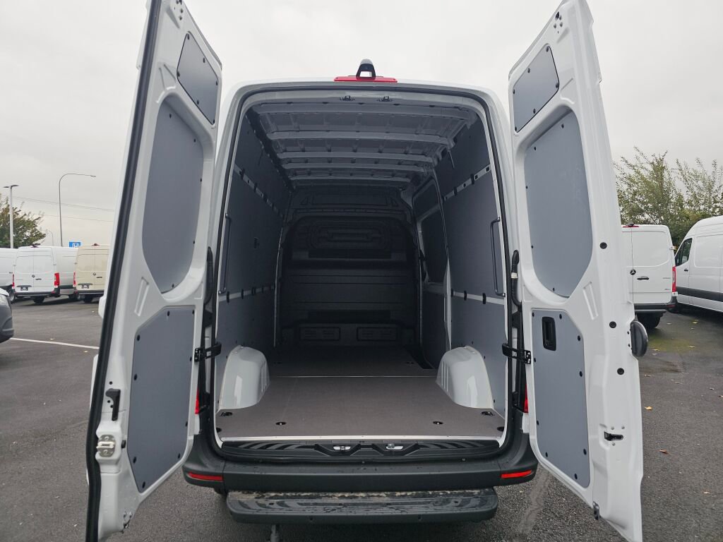 New 2025 Mercedes-Benz Sprinter 2500 image 14