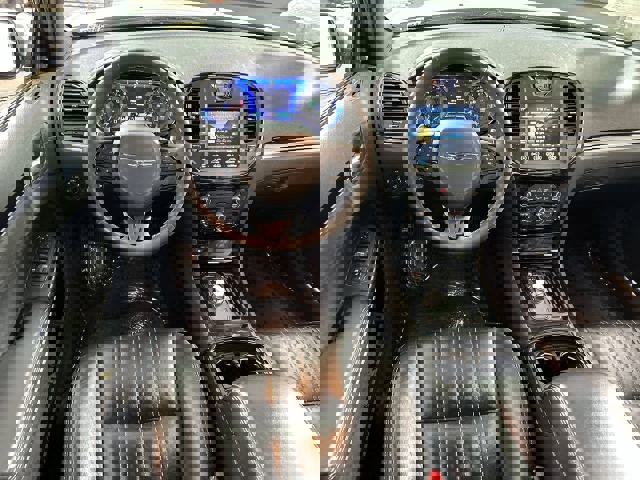 Used 2023 Chrysler 300 S image 22