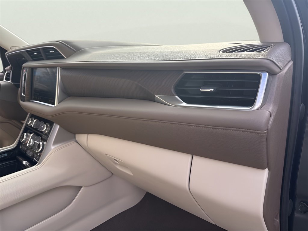 Used 2021 GMC Yukon XL Denali w/ Denali Premium Package image 23