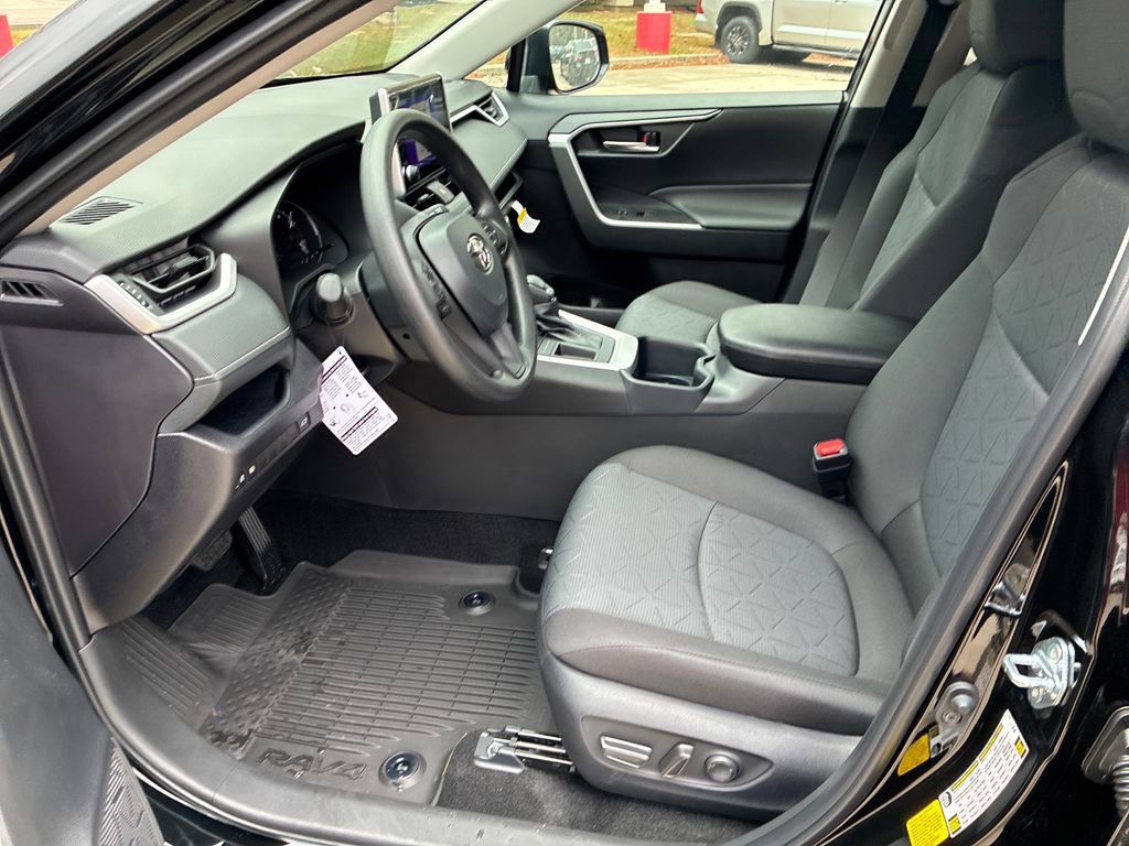 New 2025 Toyota RAV4 XLE image 15