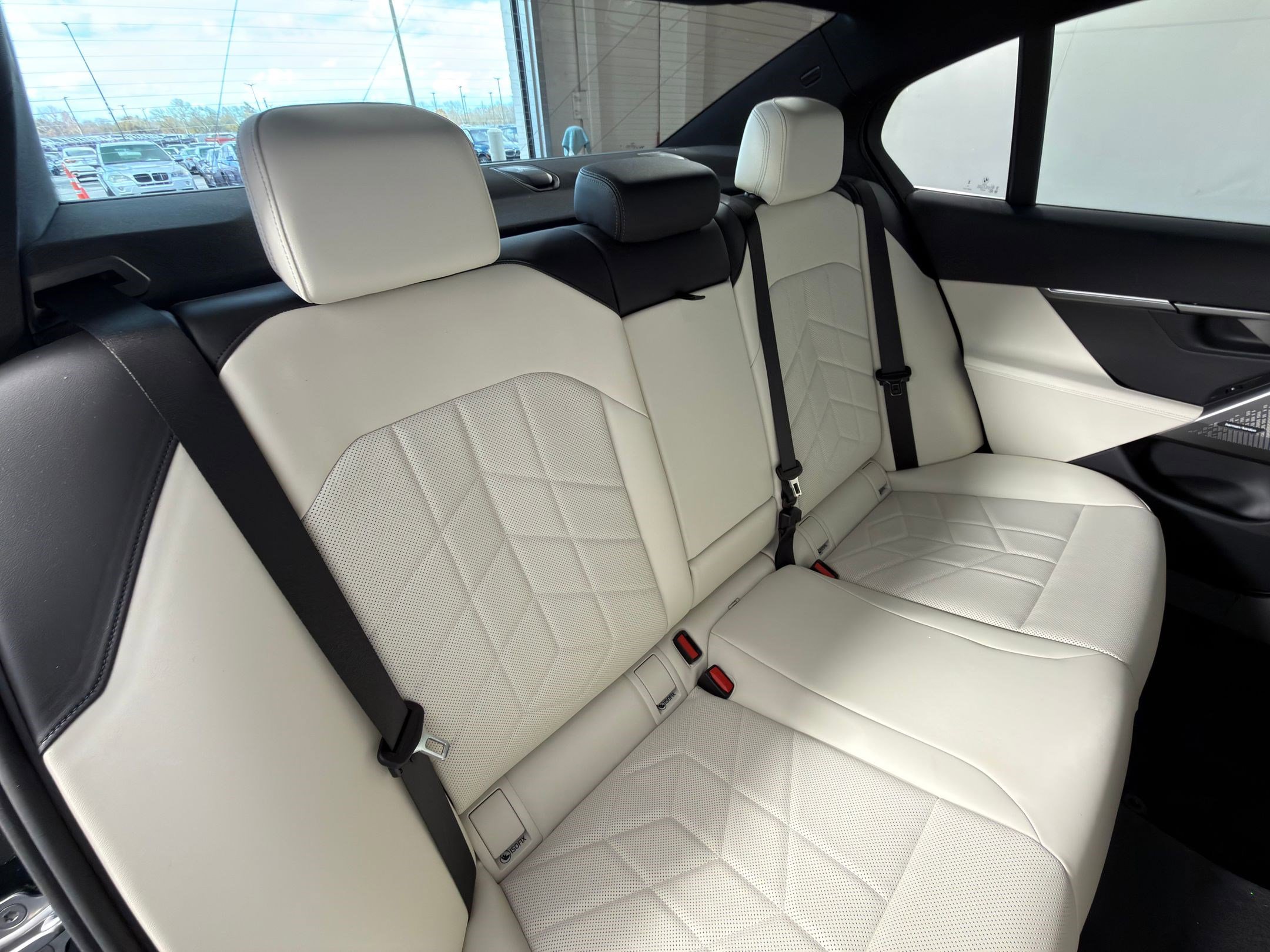 Certified 2024 BMW 530i 530i w/ Premium Package image 31