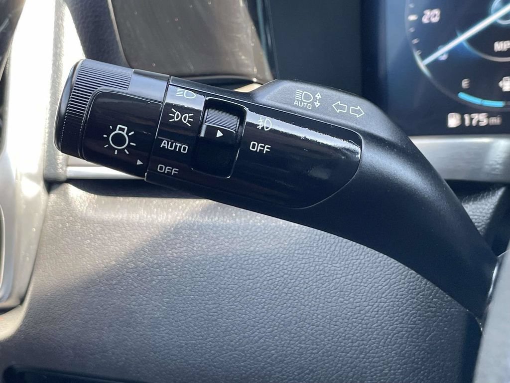 Used 2023 Kia Sorento SX FWD image 31
