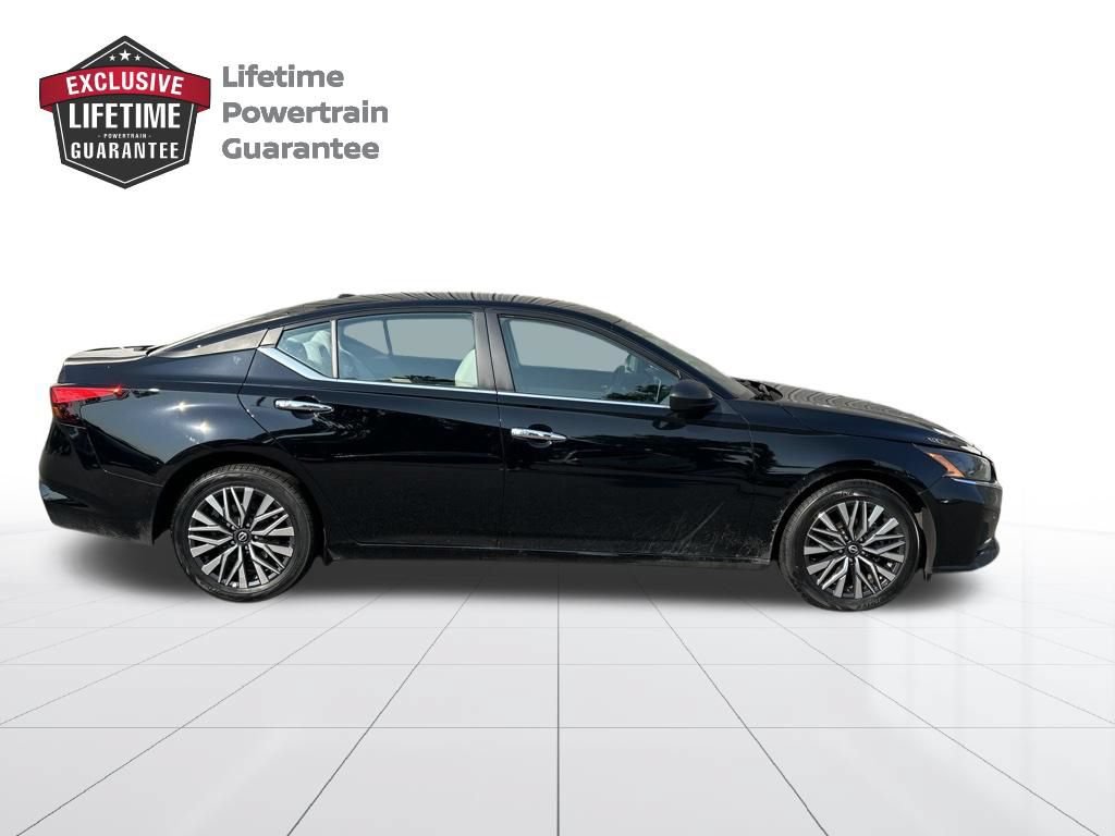 Certified 2025 Nissan Altima 2.5 SV FWD image 6